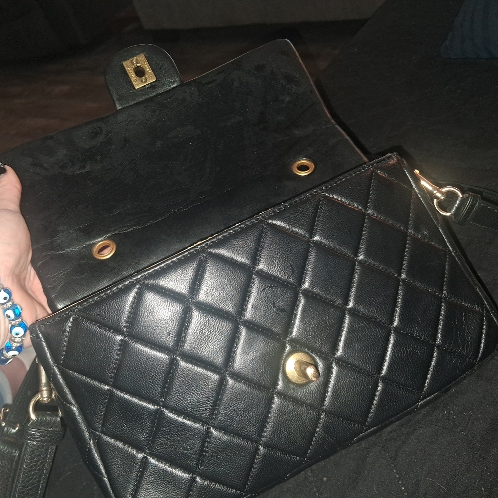 CHANEL VINTAGE LAMBSKIN BAG - Picture 6 of 6